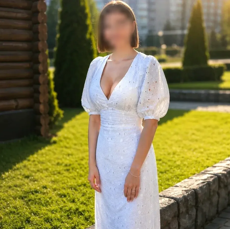 Amira, 26