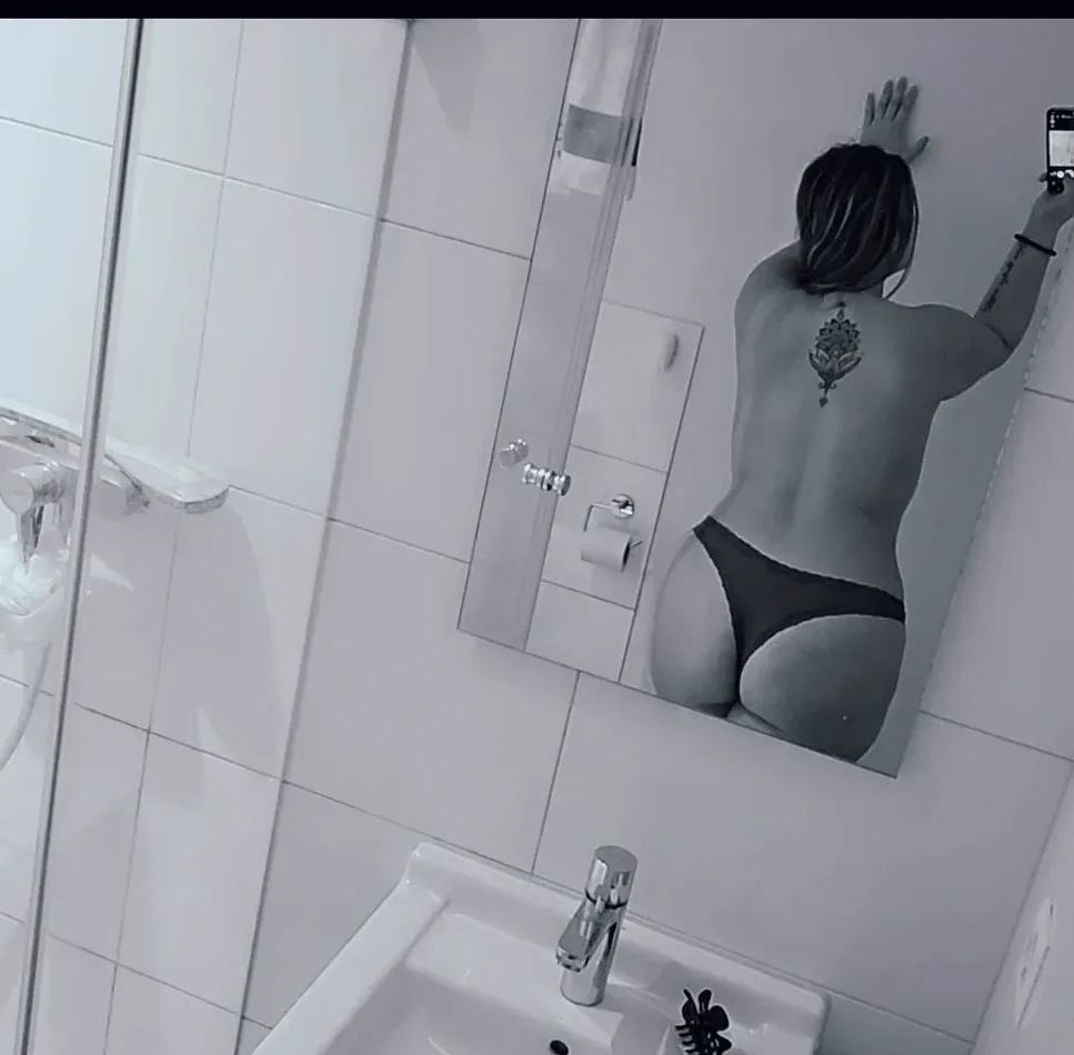 Annika, 28