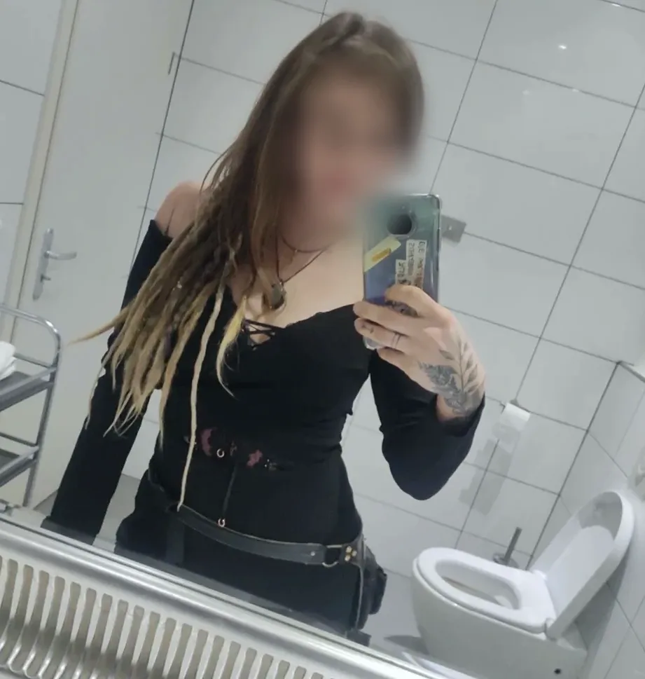 Jasmin, 30