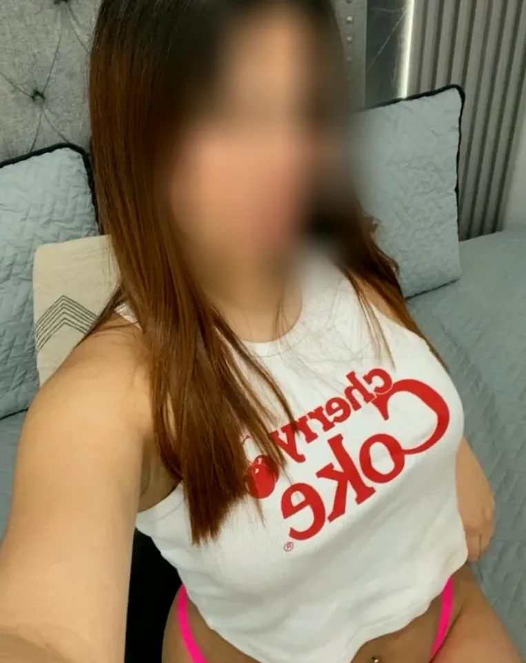 Rebecca, 20